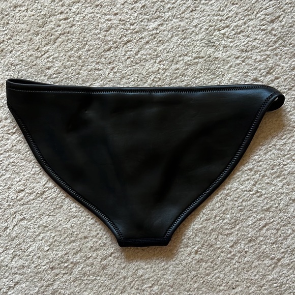 TRIANGL black swim bottoms size small - Picture 2 of 3